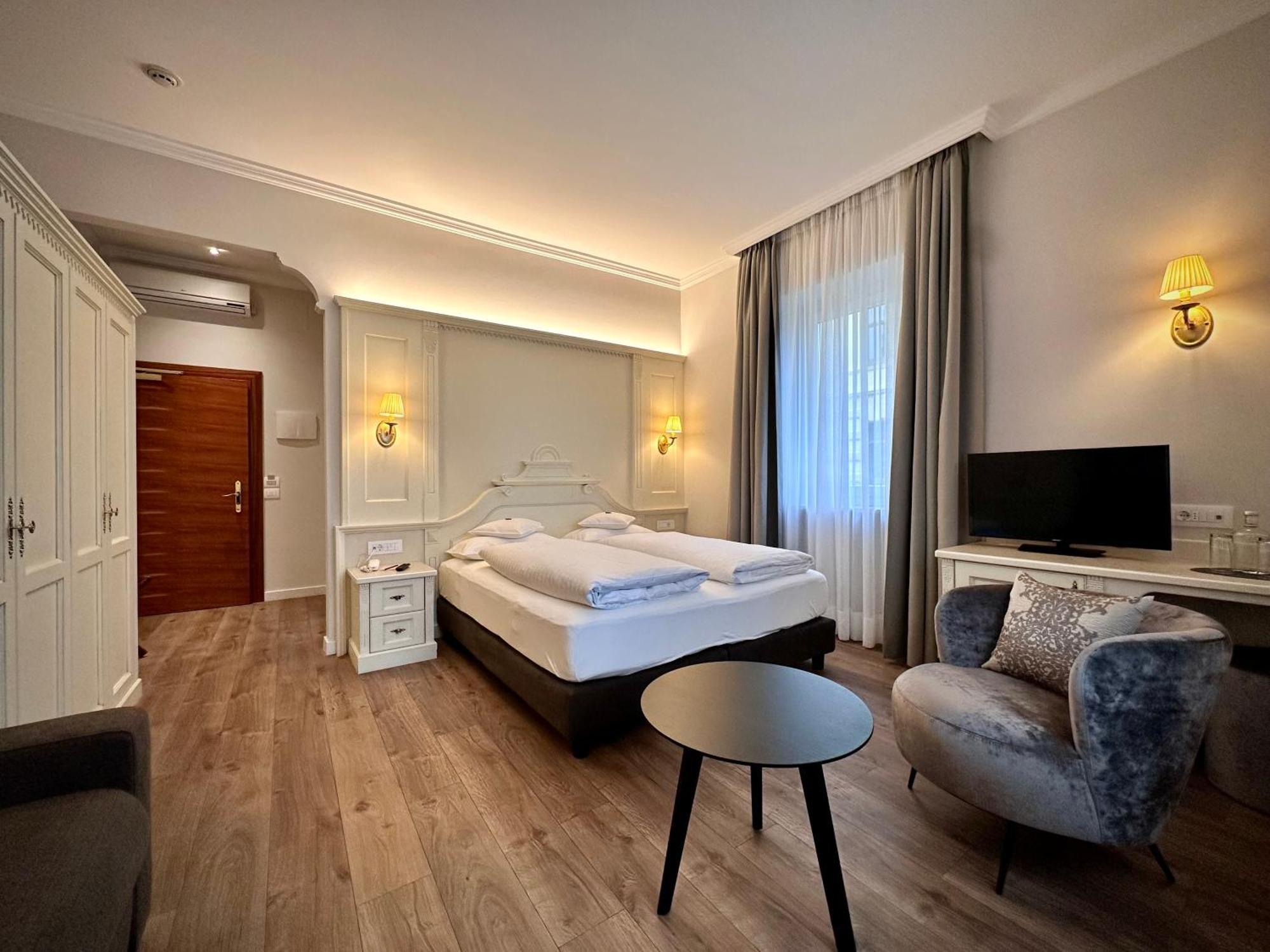 Hotel Windsor &