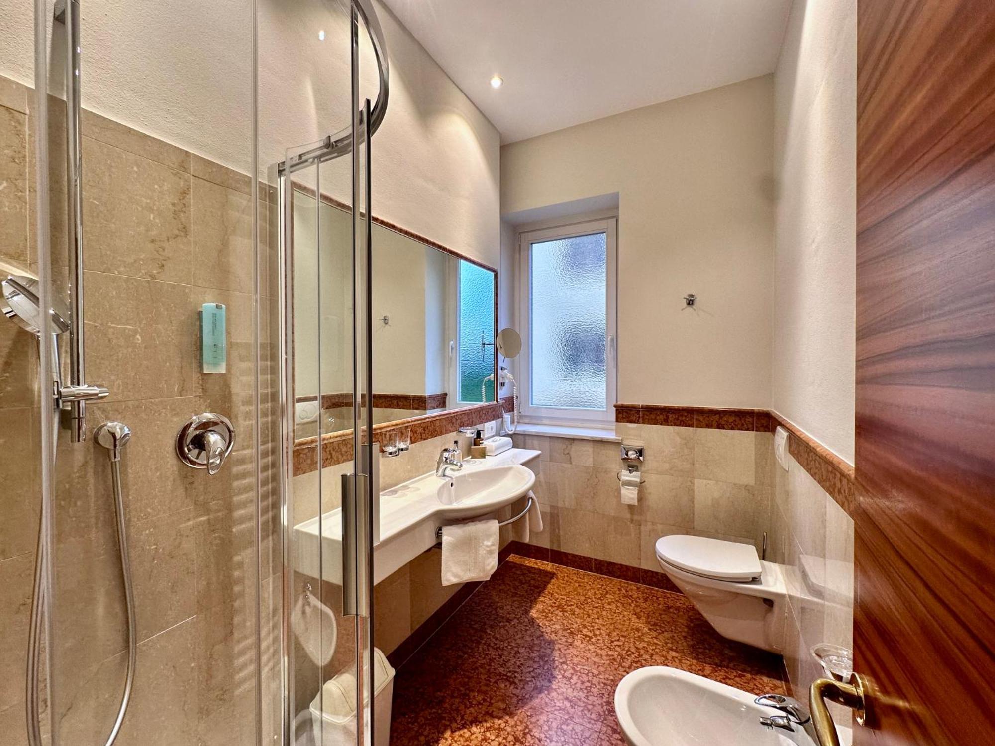 Hotel Windsor & 4*